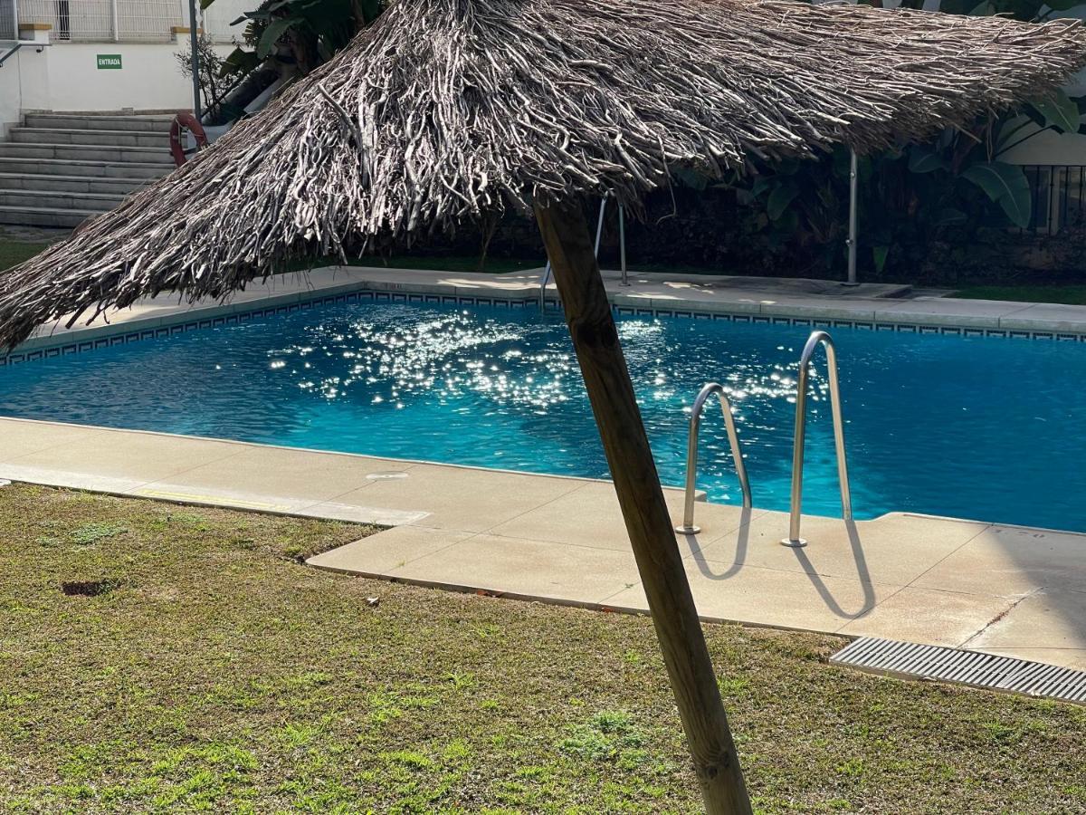 Residencial Las Flores 马尔韦利亚 外观 照片